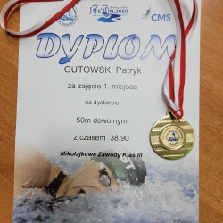 Mikołajkowe zawody pływackie klas 3